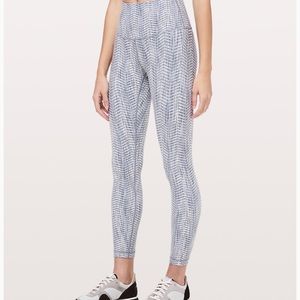 Lululemon leggings size 6 barely worn